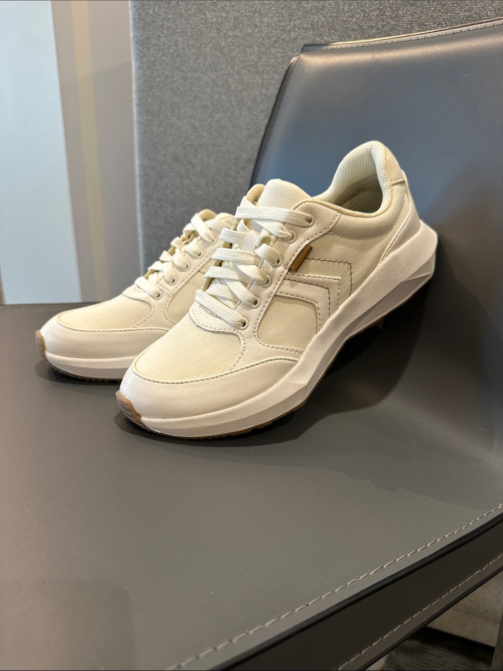 Dr. Scholl's Hannah Women's Cream Lace-Up Sneakers